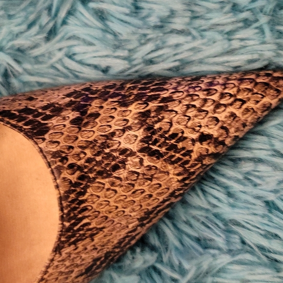 Diba Snakeskin Print Pointed Toe Heels Size 7.5 - Picture 3 of 9